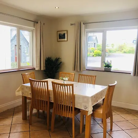 Modern Bright Detached Just A Short Stroll From Town * Kenmare